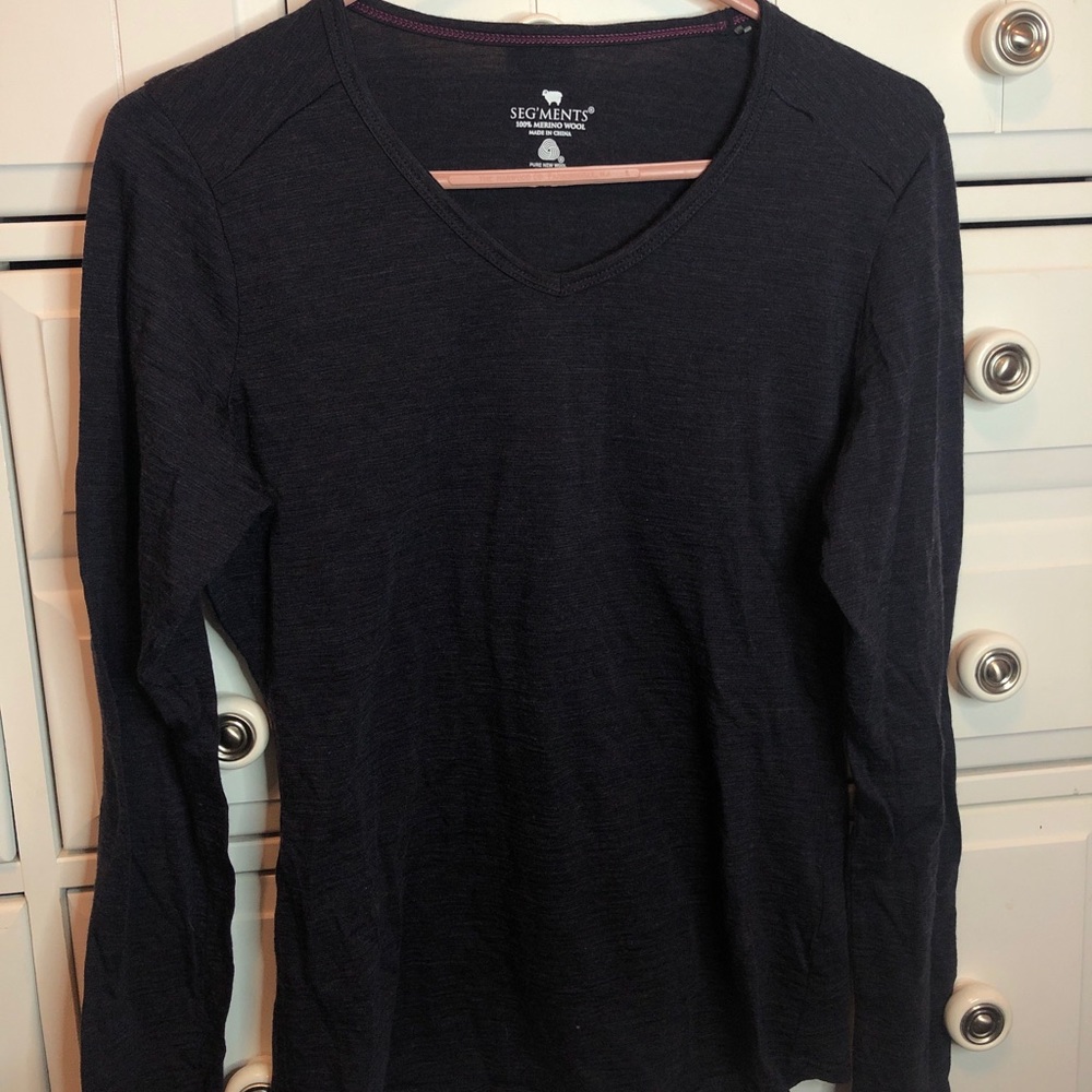 navy blue v neck long sleeve